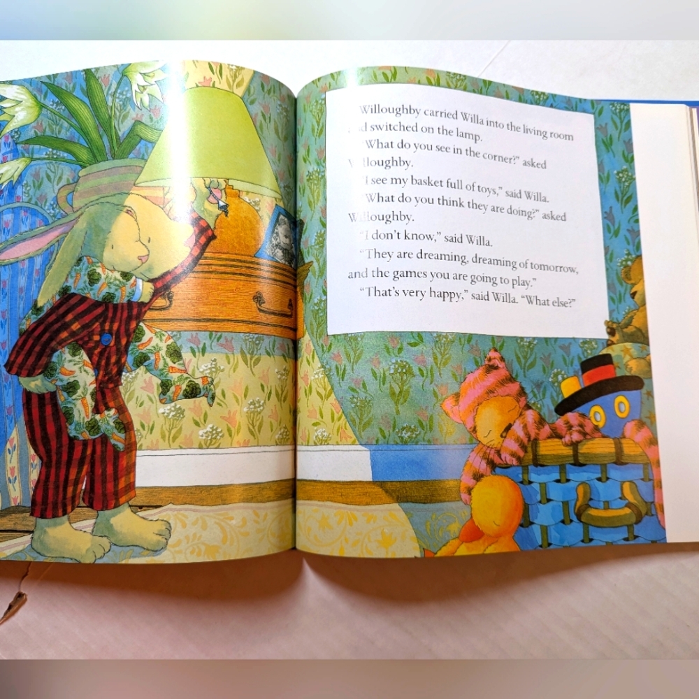 The Family Bedtime Treasury Book With CD - Picture 9 of 13